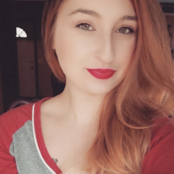 Meet your Posher, Allie - Picture 1 of 4